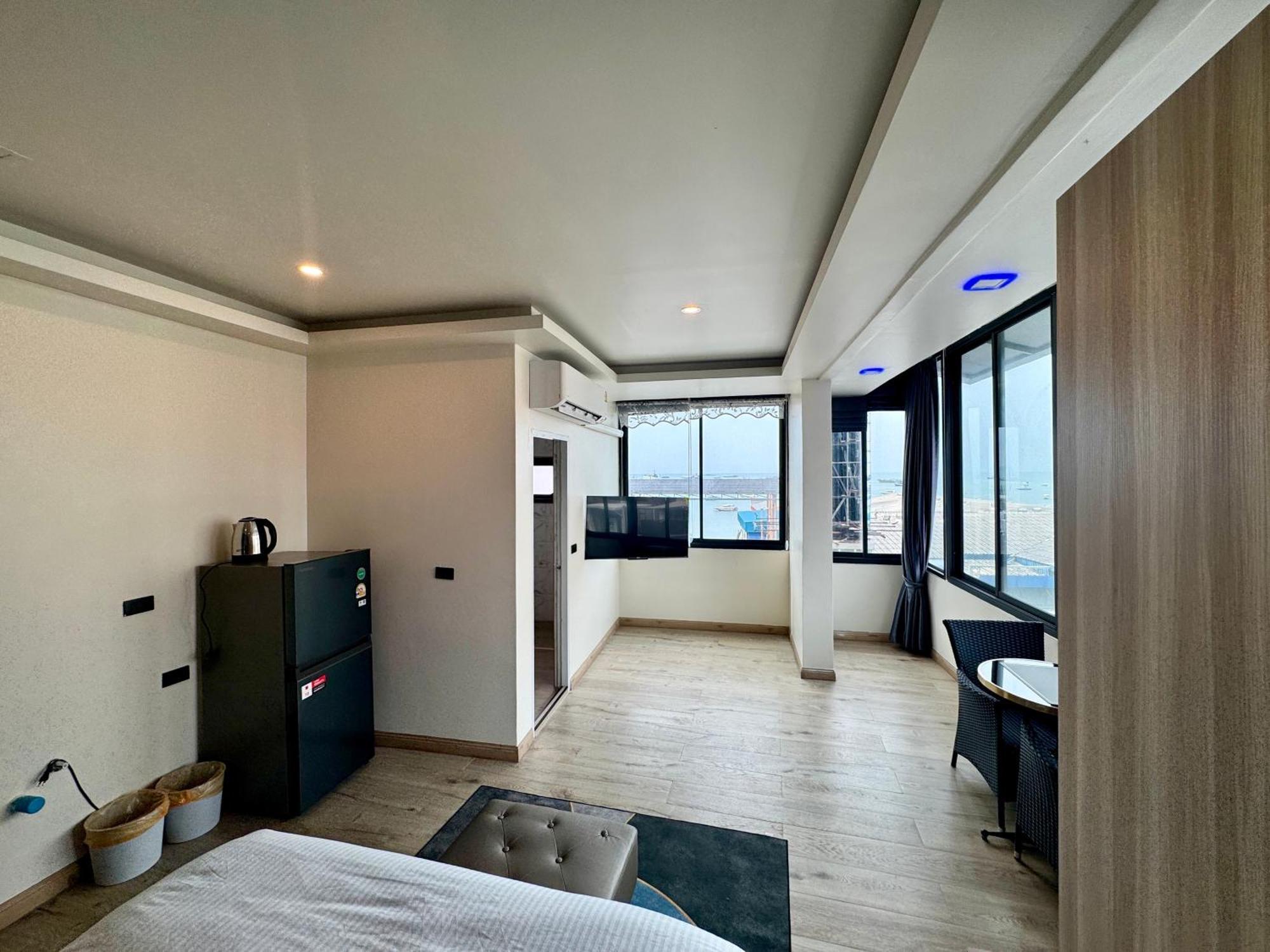 Pumpui Place Pattaya Exterior photo